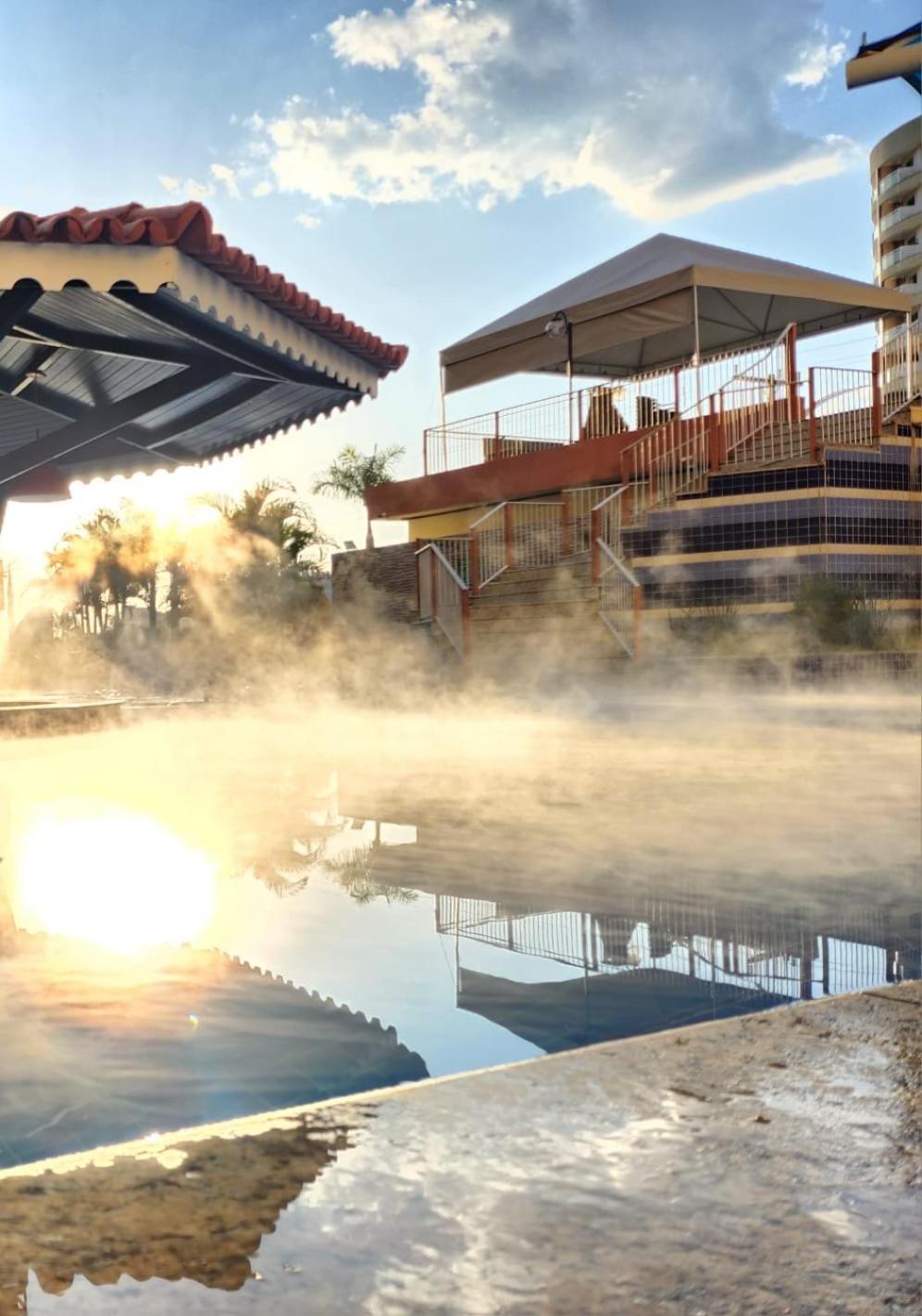 House Relax Parque Das Aguas Quentes - Ape 2 Quartos Caldas Novas Ngoại thất bức ảnh